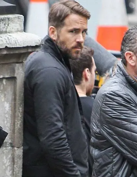 CRIMINAL MOVIE RYAN REYNOLDS BLACK BOMBER JACKET CRIMINAL MOVIE RYAN REYNOLDS BLACK BOMBER JACKET