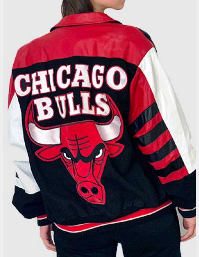 VINTAGE CHICAGO BULLS LEATHER JACKET VINTAGE CHICAGO BULLS LEATHER JACKET