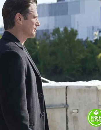 A NASHVILLE CHRISTMAS CAROL WES BROWN (GAVIN CHASE) BLACK TRENCH COAT
