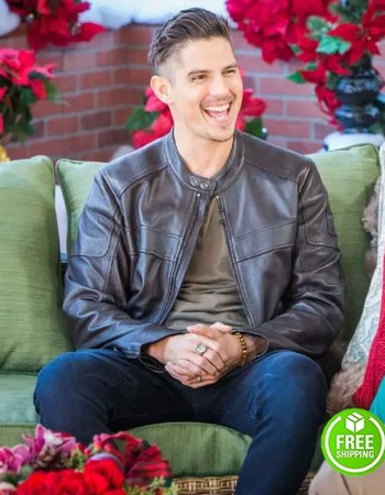 A VETERAN’S CHRISTMAS SEAN FARIS (JOE PETERSON) BROWN LEATHER JACKET