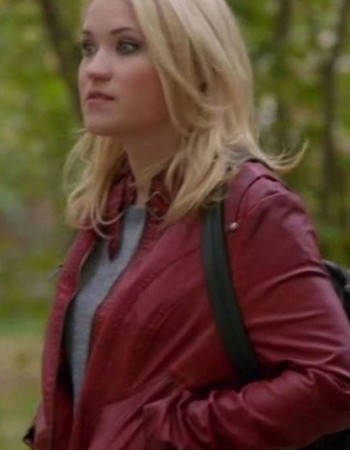 A DAUGHTER’S NIGHTMARE EMILY OSMENT RED JACKET A DAUGHTER’S NIGHTMARE EMILY OSMENT RED JACKET
