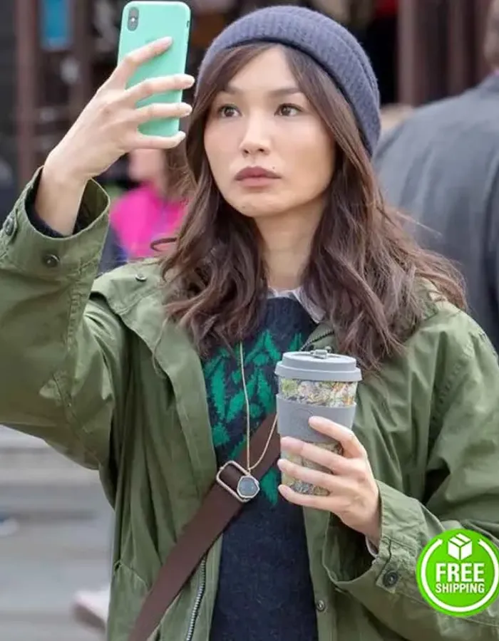 THE ETERNALS GEMMA CHAN (SERSI) GREEN COTTON TRENCH COAT THE ETERNALS GEMMA CHAN (SERSI) GREEN COTTON TRENCH COAT