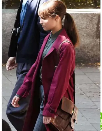 THE EARTHQUAKE BIRD ALICIA VIKANDER (LUCY FLY) RED COAT THE EARTHQUAKE BIRD ALICIA VIKANDER (LUCY FLY) RED COAT