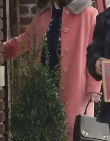 Eileen 2023 Thomasin Mckenzie Pink Wool Coat Eileen 2023 Thomasin Mckenzie Pink Wool Coat