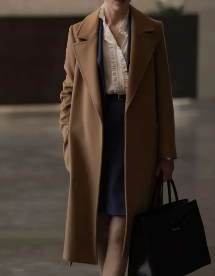Fair Play 2023 Phoebe Dynevor (Emily) Brown Coat Fair Play 2023 Phoebe Dynevor (Emily) Brown Coat
