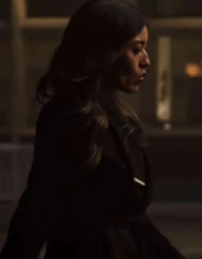 Yvonne Chapman Superman & Lois S04 Black Coat