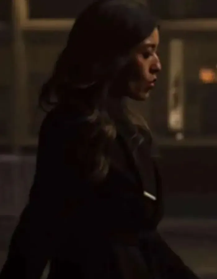 Yvonne Chapman Superman & Lois S04 Black Coat